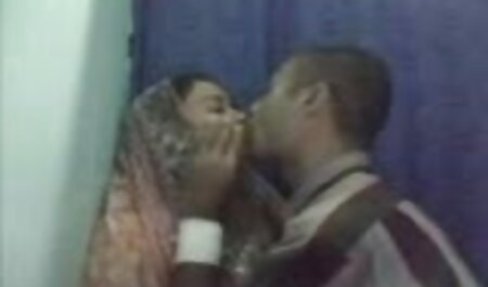 नीले बाल, एक लिंग के ब्लू मूवी सेक्सी इंडियन साथ करते हैं, और एक दोस्त
